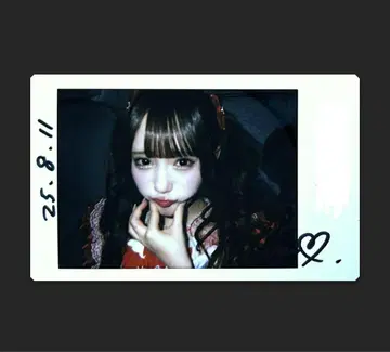 타지마 사쿠라코 리메이크 T셔츠 폴라로이드