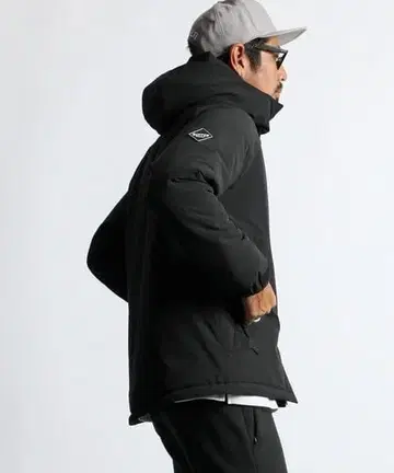 컨디션 최상 39,600엔 플리마켓 스트레치 나일론 다운 자켓 M