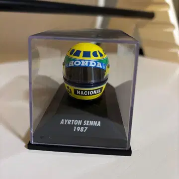 아일톤 세나 미니어처 헬멧