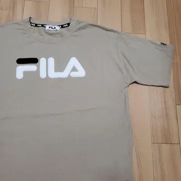 FILA 휠라 사가라 자수 로고 사이드 슬릿 T셔츠