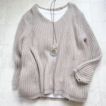 PLST/플라스테 V넥 하찌 편직 니트 넉넉하게