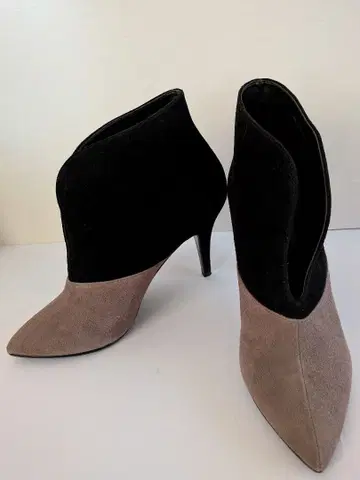 새상품급 다이애나 DIANA 부츠 블랙 브라운 바이컬러 스틸레토 22cm