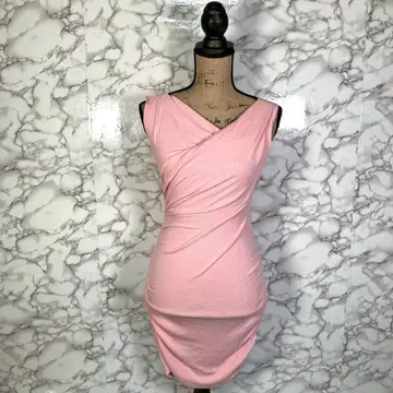 Dazy 데이지 ( M ) 슬리브리스 슬림 원피스 바디 콘셔스 핑크