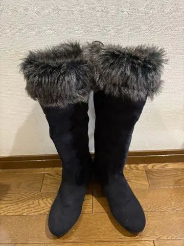 블랙 퍼 트리밍 롱 부츠