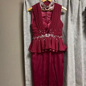 버건디 페플럼 드레스