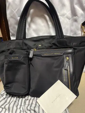 안야 힌드마치 블랙 멀티 포켓 토트백! 귀여워