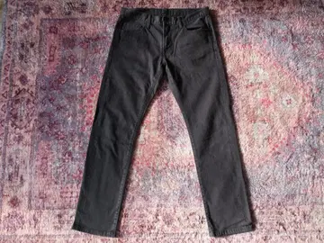 인기 유니클로 레귤러 핏 테이퍼드 진즈 32 블랙 적이 데님