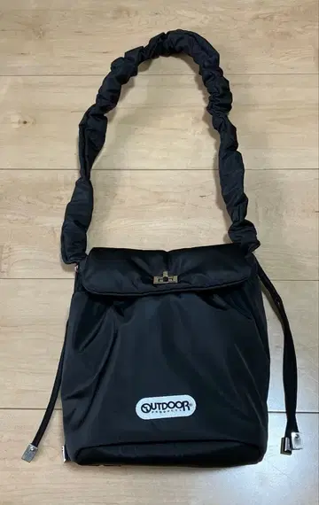 OUTDOOR PRODUCTS VIS 숄더백