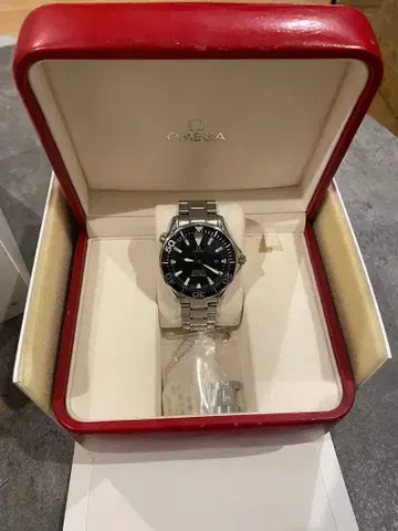 OMEGA 씨마스터 300M 손목시계