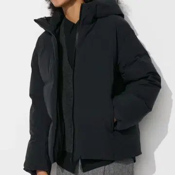 컨디션 최상 유니클로 심리스 다운 후드티 블랙 XL