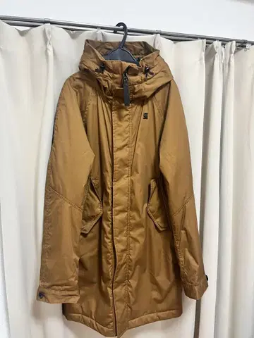 지스타 로우 후드 부착 아우터