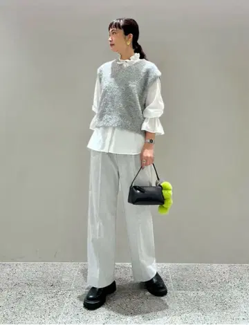 UNITED ARROWS 글리터 라메 슬리브리스 니트 베스트