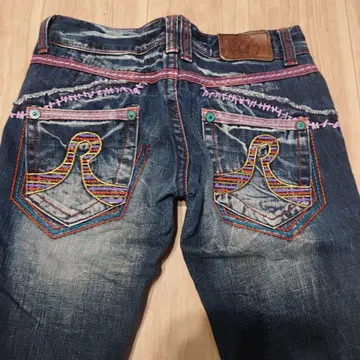 [ RIOBERA ] 리오베라 26 자수 디자인 스트레이트 데님 블루