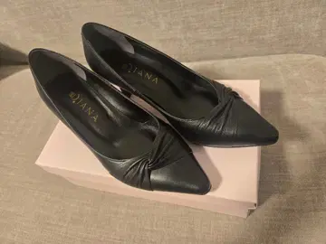 [ 새상품급 ] DIANA 블랙 꼬임 리본 펌프스