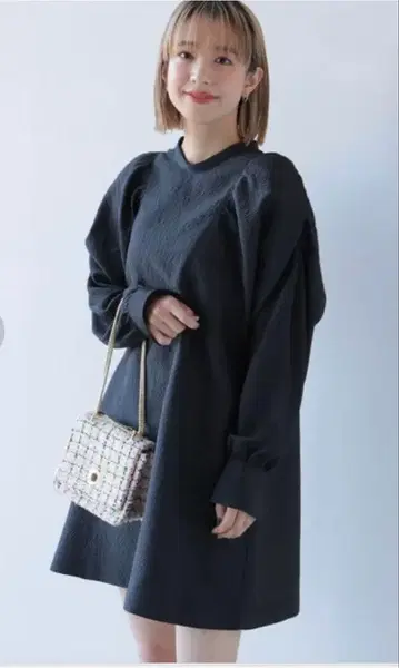 레이빔즈 Ray BEAMS 볼륨 슬리브 미니 원피스 블랙 새상품급