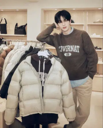 새상품 TXT 수빈 착용 COVERNAT 니트