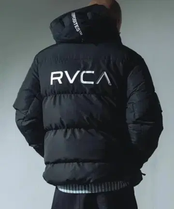 RVCA 블랙 다운 자켓