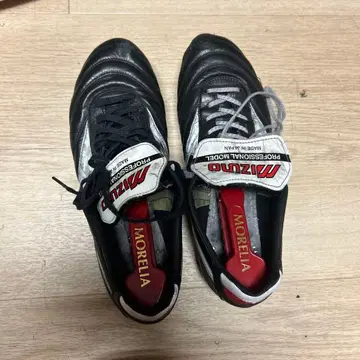 미즈노 모렐리아 축구화 스파이크