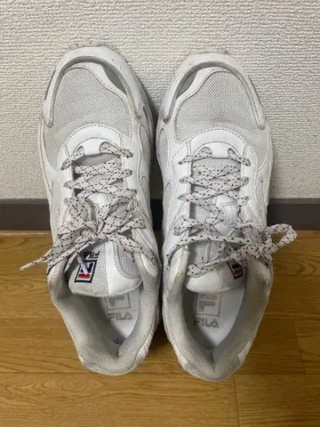 FILA 화이트 스니커즈 로우컷 가격 인하 협상