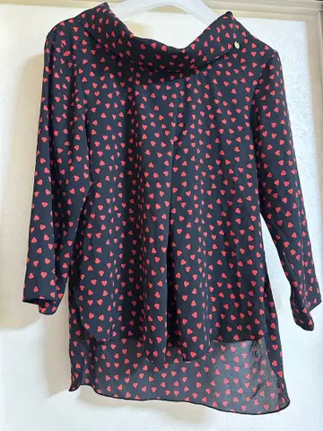 리나시멘토/하트 무늬 상의