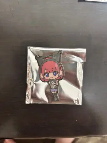 LE SSERAFIM 르세라핌 멜로크로 핀 배지 채원