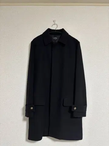 A.P.C. 블랙 체스터 코트