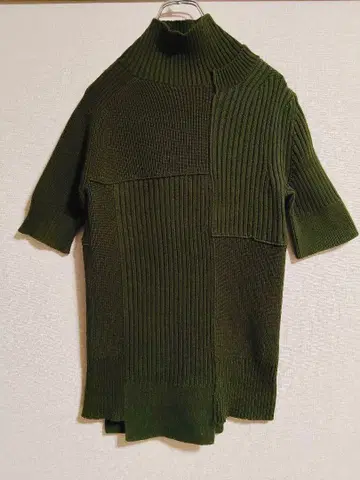 새상품급 sacai 올리브 그린 하이넥 반팔 스웨터 니트 사이즈 2