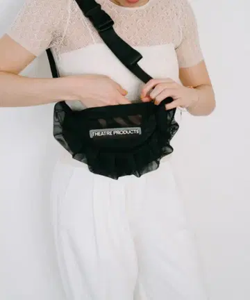 THEATRE PRODUCTS 메쉬 프릴 라운드 숄더백 M