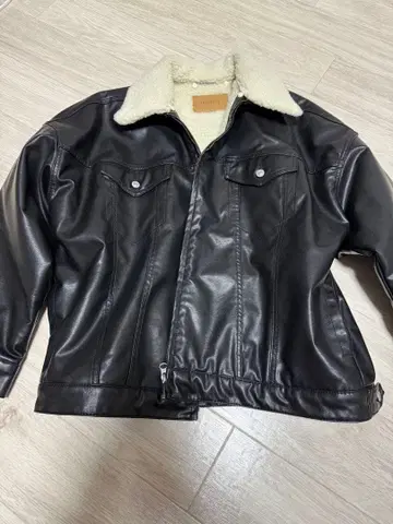 블랙 보아 자켓