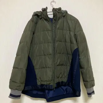 르노 RENAULT. 올리브 그린 후드 부착 다운 자켓