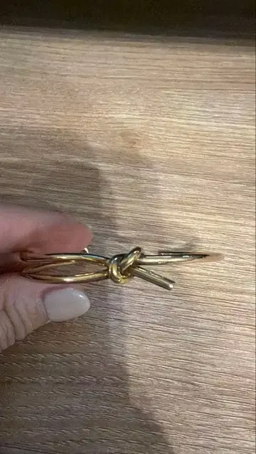 골드 매듭 디자인 뱅글