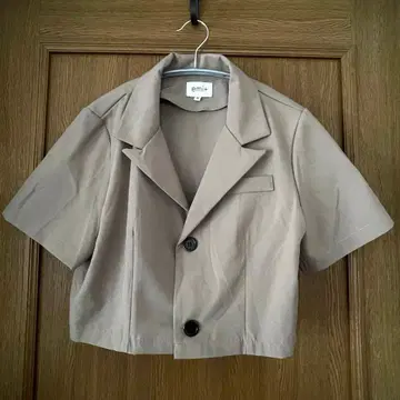 emi 베이지 테일러드 자켓 반팔
