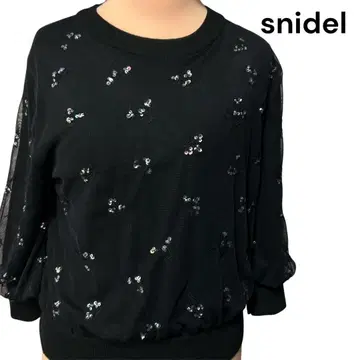 새상품급 snidel 꽃무늬 자수 스팽글 니트 스웨터 7부 소매 블랙