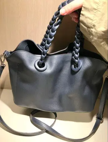 [ 새상품급 ] Reflect 숄더백 네이비