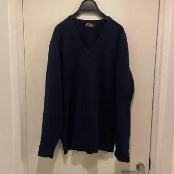 Barrie 네이비 V넥 스웨터