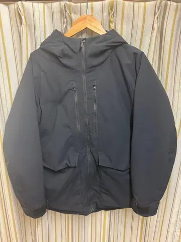 UNIQLO 하이브리드 다운 파카 네이비 M 사이즈