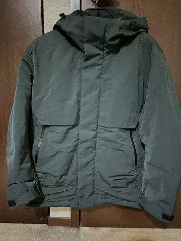 유니클로 +J 하이브리드 다운 오버사이즈 파카 XS 다크 그린