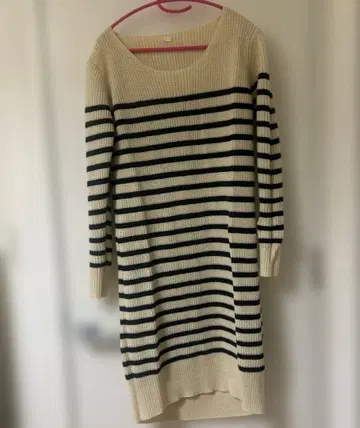 미사용 새상품 허그아워 보더 니트 원피스