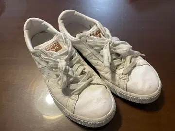 오니츠카타이거 화이트 스니커즈