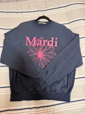 Mardi 플라워 프린트 트레이닝복 네이비 핑크 구제 의류