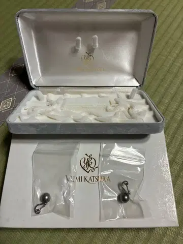 카츠라 유미 펄 귀걸이