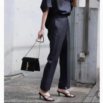 새상품급 카오스 아이아스 슬랙스 차콜 그레이 슬림 슬릿 슬랙스