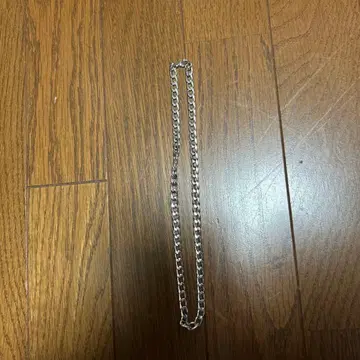 실버 체인 목걸이