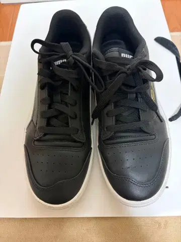 Puma Suede 블랙 스니커즈