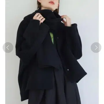 ELENDEEK 크루넥 숏코트 블랙