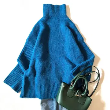 [새상품급] 어반리서치 로쏘 모헤어 터틀 니트 로얄 블루