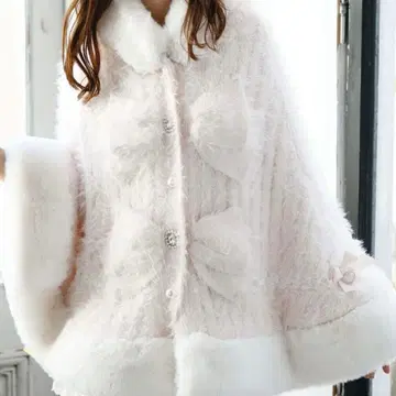 리즈리사 LIZLISA 리본 니트 퍼 판초