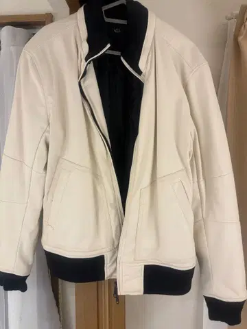 AZUL 화이트 가죽풍 자켓