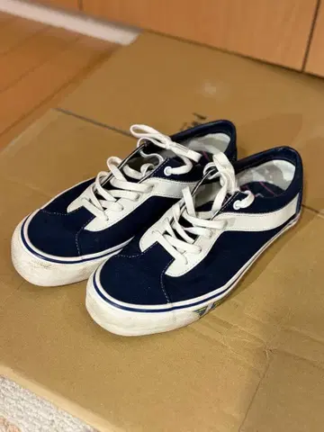 VANS RHUDE 네이비 캔버스 로우컷 스니커즈