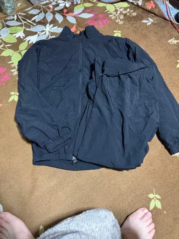 블랙 나일론 자켓 유나이티드 애슬레